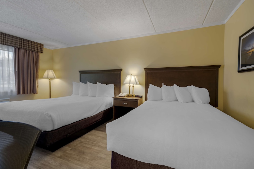 Habitación Deluxe doble, 2 camas dobles, no fumadores del hotel Best Western Of Lake George