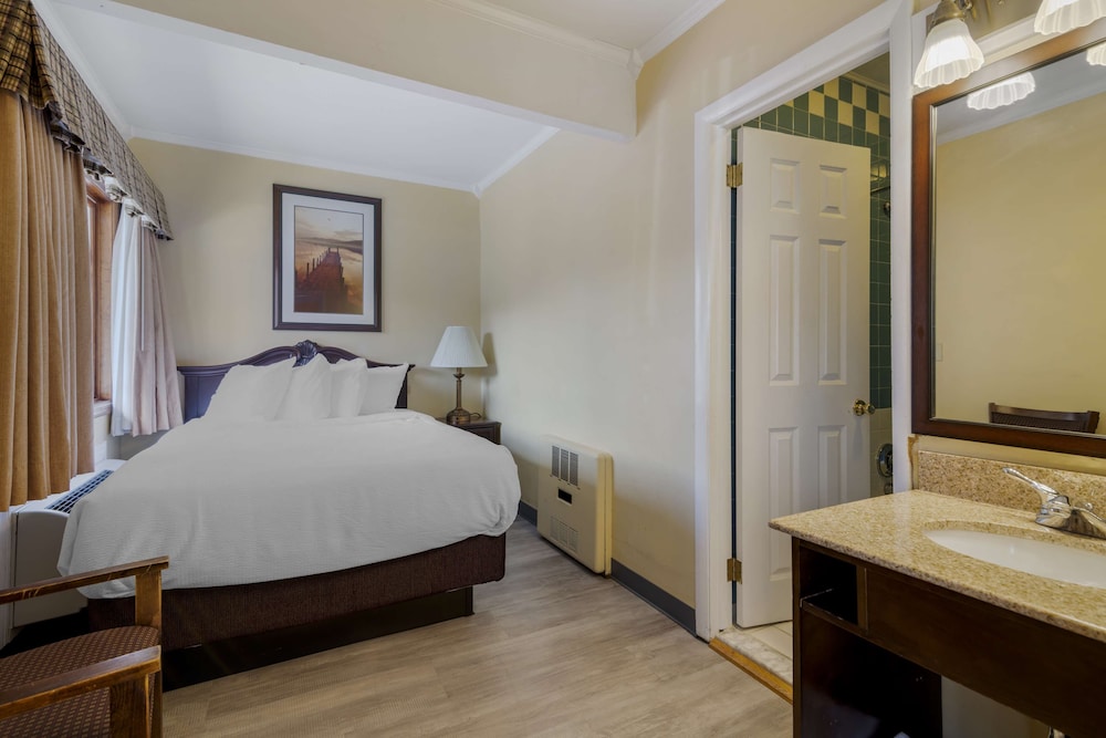 Suite, 2 habitaciones, no fumadores, bañera de hidromasaje del hotel Best Western Of Lake George