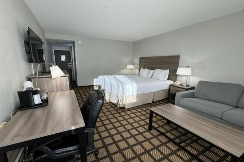 Habitación - 1 cama extragrande - No fumadores del hotel Baymont By Wyndham Queensbury / Lake George. Foto 8