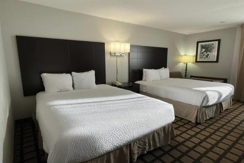 Suite Estudio con 2 camas grandes - No fumadores del hotel Baymont By Wyndham Queensbury / Lake George. Foto 6
