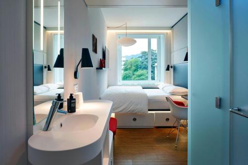 Habitación con cama extragrande. del hotel Citizenm New York Bowery. Foto 6