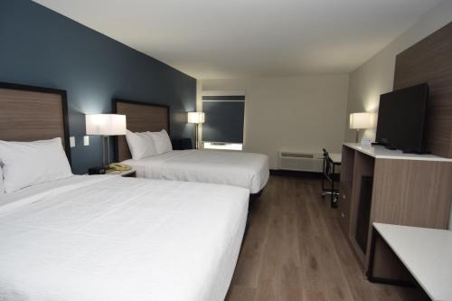 Habitación con 2 camas grandes - No fumadores del hotel Baymont by Wyndham Batavia - Darien Lake. Foto 5