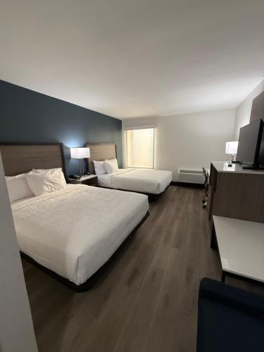 Habitación con 2 camas grandes - No fumadores del hotel Baymont by Wyndham Batavia - Darien Lake. Foto 7