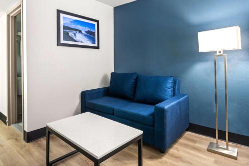 Suite de 1 dormitorio con cama extragrande - No fumadores del hotel Baymont by Wyndham Batavia - Darien Lake
