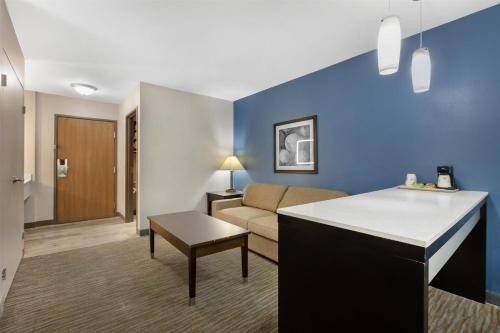 Suite Doble Deluxe con cama grande - No Fumadores del hotel Best Western Cooperstown. Foto 4