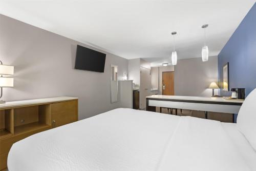 Suite Doble Deluxe con cama grande - No Fumadores del hotel Best Western Cooperstown. Foto 6