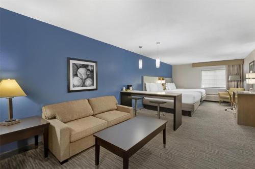 Suite - 1 cama grande - No fumadores del hotel Best Western Cooperstown