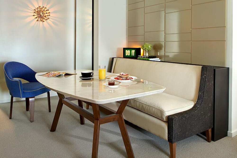 Luxury Doble Queen del hotel 21c Museum Cincinnati. Foto 4