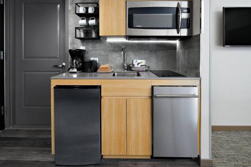 Estudio Grande con 2 camas grandes del hotel TownePlace Suites by Marriott New York Manhattan/Times Square. Foto 2