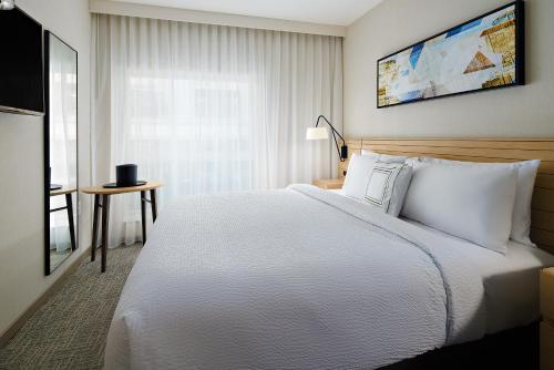 Estudio con cama extragrande - Adaptado para personas con discapacidad auditiva del hotel TownePlace Suites by Marriott New York Manhattan/Times Square