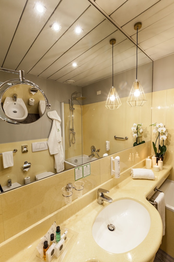 Habitación estándar del hotel Holiday Inn Milan - Garibaldi Station, An Ihg. Foto 5