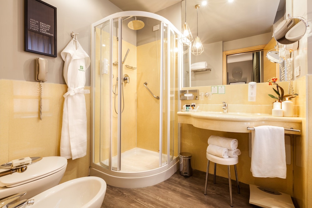 Habitación Premium del hotel Holiday Inn Milan - Garibaldi Station, An Ihg. Foto 7