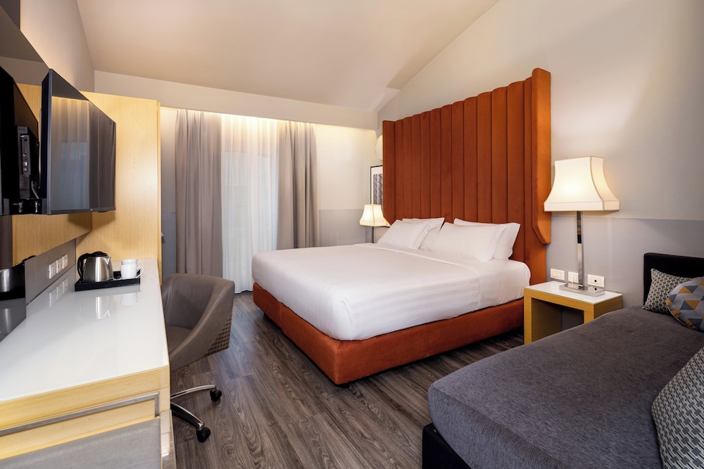 Habitación Premium, 1 cama de matrimonio grande con sofá cama del hotel Holiday Inn Milan - Garibaldi Station, An Ihg. Foto 1