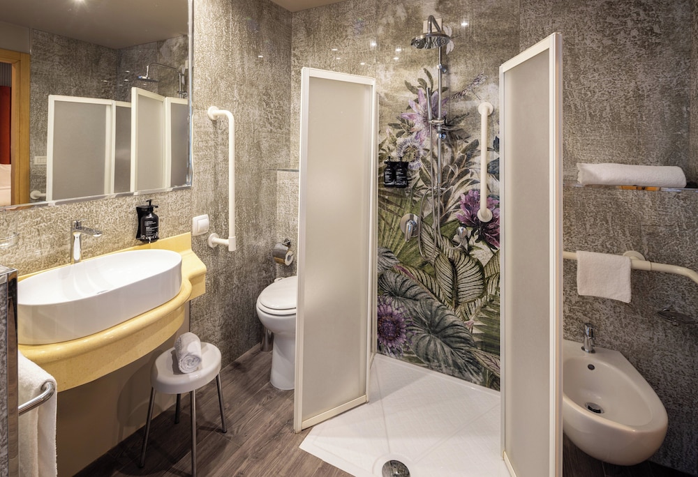 Habitación Estandar del hotel Holiday Inn Milan - Garibaldi Station, An Ihg. Foto 8
