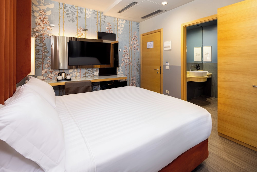 Habitación estándar, 1 cama de matrimonio del hotel Holiday Inn Milan - Garibaldi Station, An Ihg. Foto 5