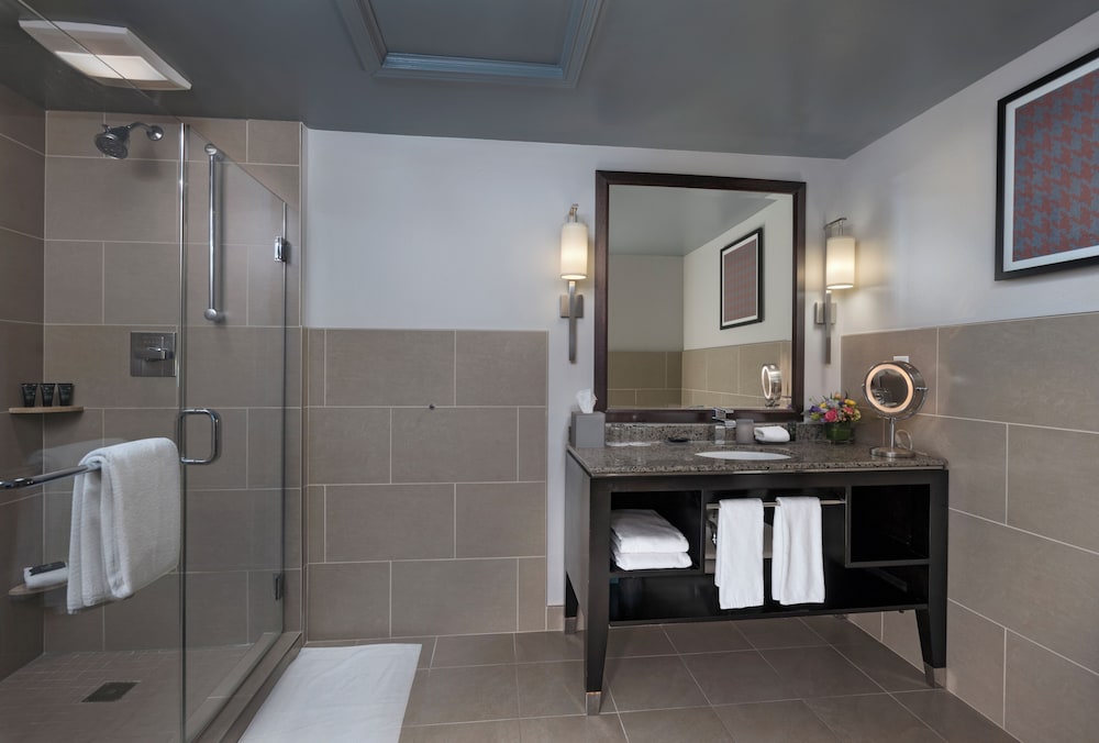 Suite Lux con sofá cama King del hotel Hyatt Centric The Woodlands. Foto 1