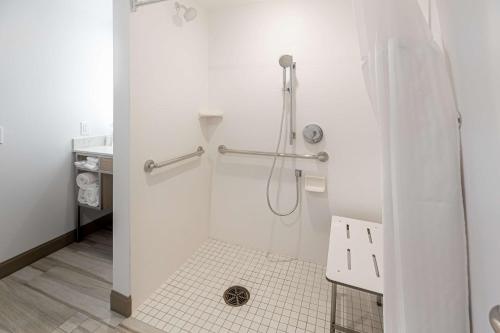 Queen Room with Two Queen Beds - Mobility and Hearing Access del hotel Hilton Garden Inn Ithaca