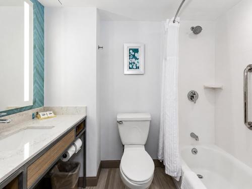 Queen Room with Two Queen Beds - Mobility and Hearing Access del hotel Hilton Garden Inn Ithaca