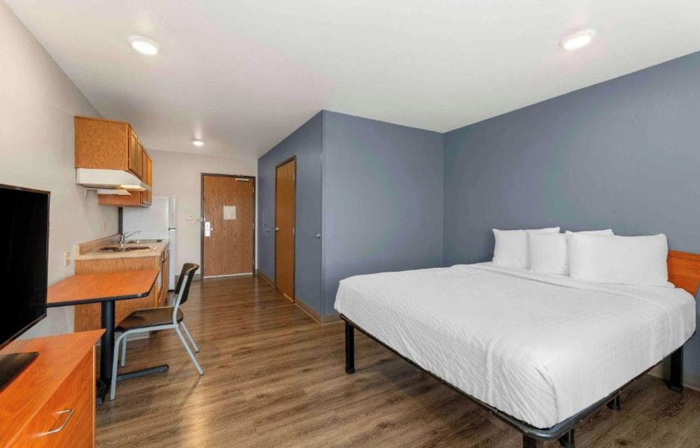 Habitación, 1 cama de matrimonio grande, bañera accesible, no fumadores (Kitchen, Mobility) del hotel Studio 6 Extended Stay America Suites Fishkill Westage Center. Foto 1