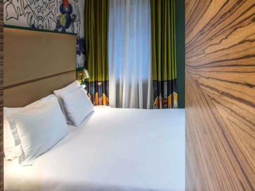 Habitación Doble Clásica del hotel Mercure Roma Centro Saint John. Foto 4