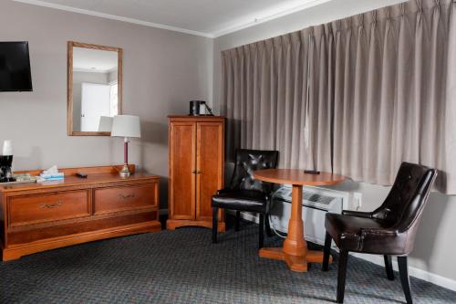 Habitación Deluxe con 2 camas grandes del hotel Admiral. Foto 10