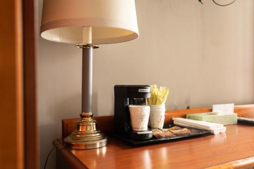 Habitación Deluxe con 2 camas grandes del hotel Admiral. Foto 12