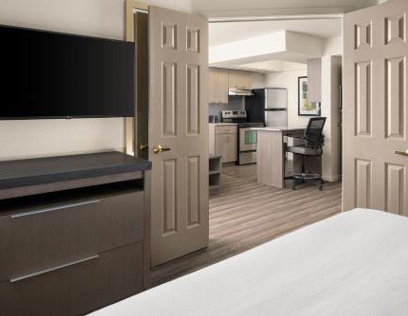 Suite Specialty con 2 camas dobles y sofá cama del hotel Hyatt House Boston/waltham. Foto 5