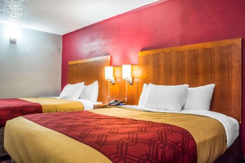 Habitación con 2 camas grandes - No fumadores del hotel Econo Lodge Brockport. Foto 6
