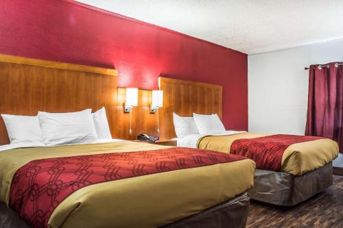 Habitación con 2 camas grandes - No fumadores del hotel Econo Lodge Brockport. Foto 8