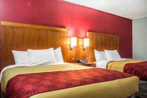 Habitación con 2 camas grandes - Fumadores del hotel Econo Lodge Brockport. Foto 1