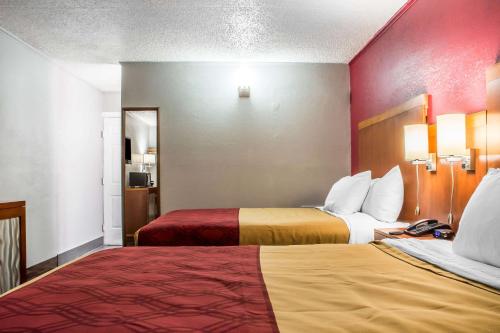 Habitación con 2 camas grandes - Fumadores del hotel Econo Lodge Brockport. Foto 4