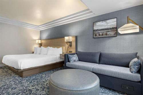 Habitación con cama extragrande y sofá cama - No fumadores del hotel Best Western Potsdam University Park Inn. Foto 1