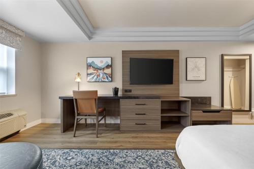 Habitación con cama extragrande y sofá cama - No fumadores del hotel Best Western Potsdam University Park Inn. Foto 2