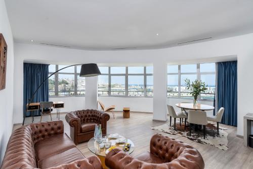 Suite Superior con vistas al puerto deportivo del hotel Marina Bay City Center. Foto 5