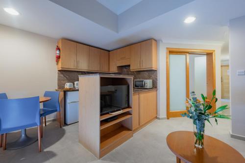 Apartamento Vista Mar Balcón o Terraza 1 habitación Sofá Cama incluido 4 camas individuales del hotel Xemxija Bay