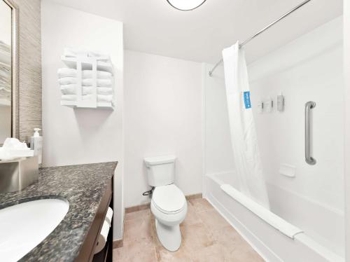 Habitación Doble con 2 camas grandes y balcón del hotel Hampton Inn & Suites Lake Placid. Foto 4