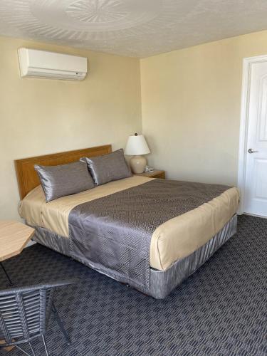 Habitación Estándar - Cama extragrande del hotel Lake Front. Foto 2