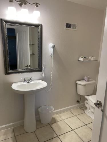 Habitación Familiar con balcón del hotel Lake Front. Foto 3