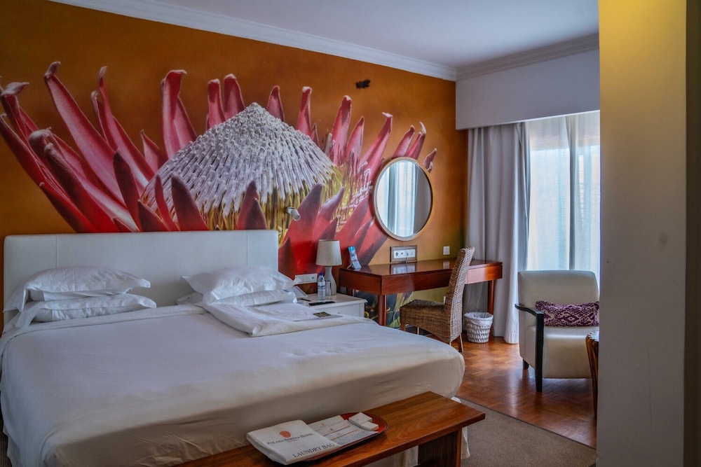 Habitación estándar doble, vistas al mar del hotel Polana Serena. Foto 3