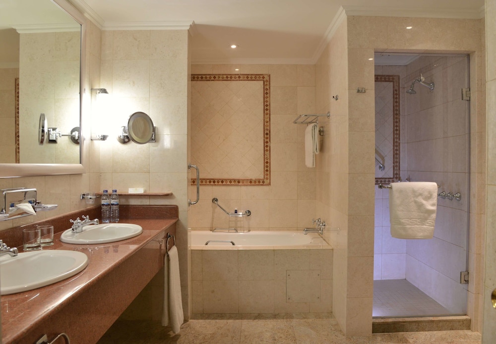 Estudio, 1 cama de matrimonio del hotel Polana Serena. Foto 4