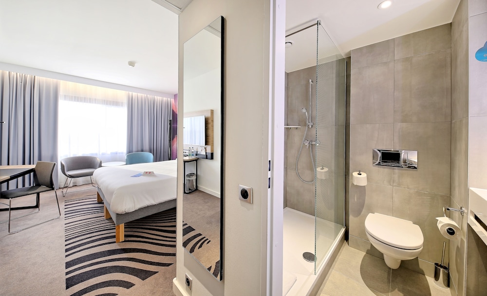 Habitación Superior con cama doble del hotel Novotel Katowice Centrum. Foto 7