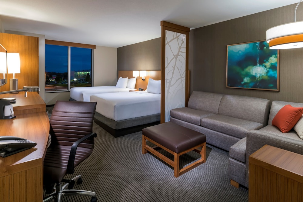 Dos camas Queen (más sofá cama) del hotel Hyatt Place Marlborough/apex Center. Foto 2