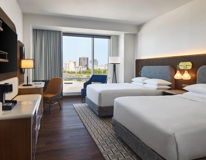 2 Camas Queen Accesibles con bañera del hotel Hyatt Regency Tysons Corner Center. Foto 3