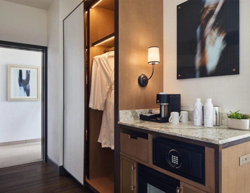 Suite Regency King Accesible del hotel Hyatt Regency Tysons Corner Center. Foto 1