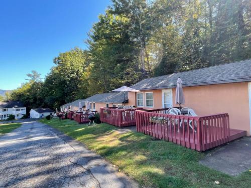 Room with Two Double Beds and Mountain View del hotel Hill View And Cottages. Foto 1