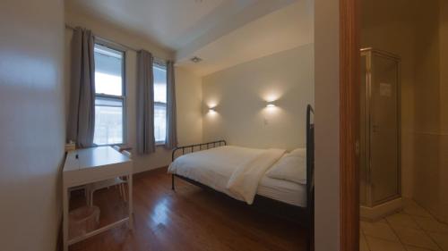 Habitación Doble con baño privado del hotel U.s. Pacific. Foto 4