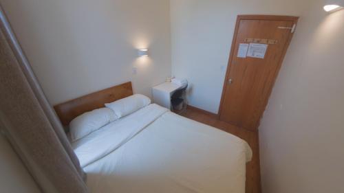 Habitación Doble Económica del hotel U.s. Pacific. Foto 3