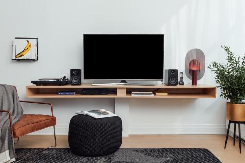 Habitación accesible de un dormitorio con cama extragrande (recepción abierta las 24 horas) del hotel Mint House at 70 Pine. Foto 7