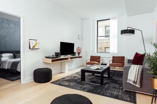 Habitación Premium de un dormitorio con cama extragrande (recepción abierta las 24 horas) del hotel Mint House at 70 Pine. Foto 8