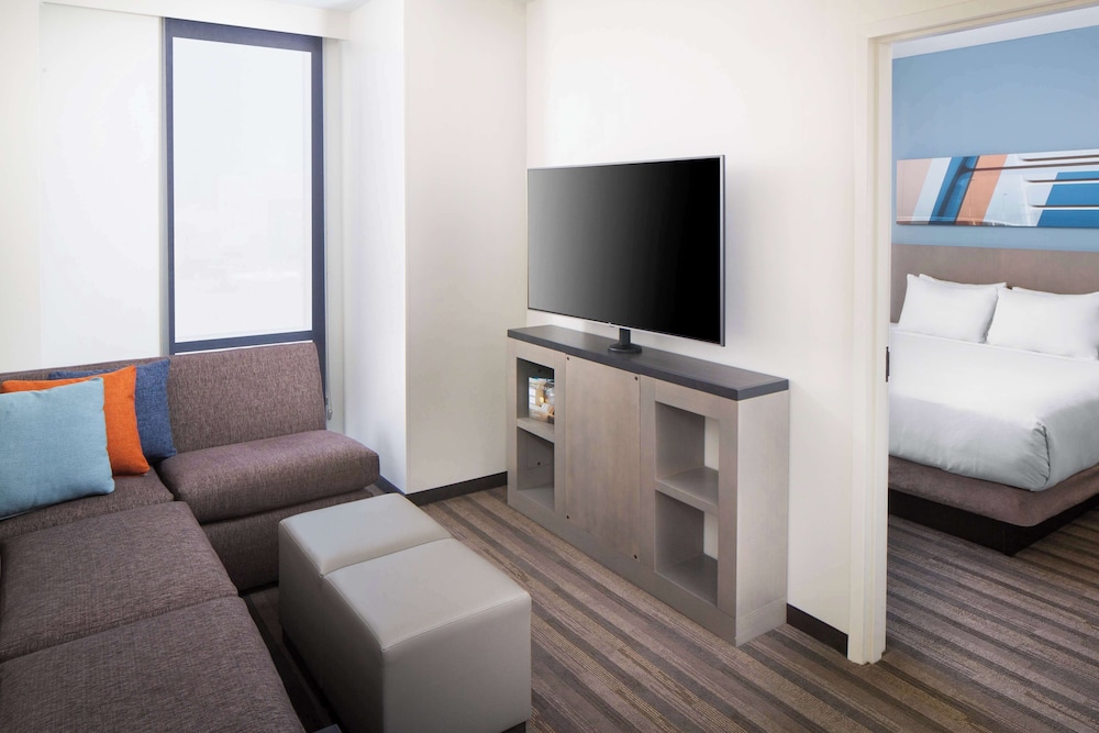 Suite con Cocina de un Dormitorio | Cama King (Más Sofá Cama) del hotel Hyatt House Nashville At Vanderbilt. Foto 3